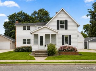 32 W McKinley Ave, Zeeland, MI 49464