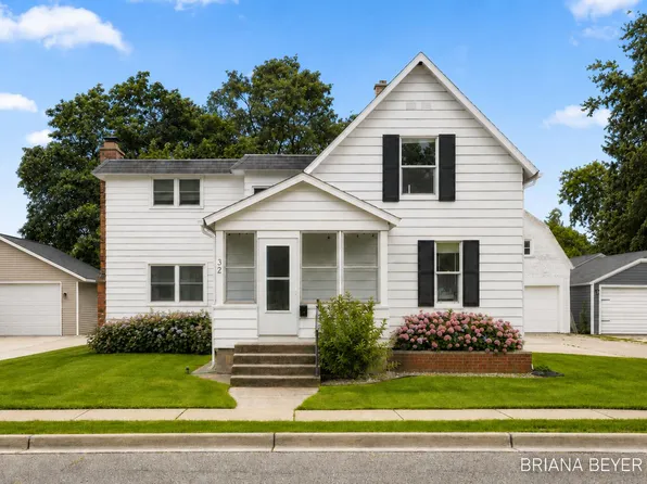32 W McKinley Ave, Zeeland, MI 49464