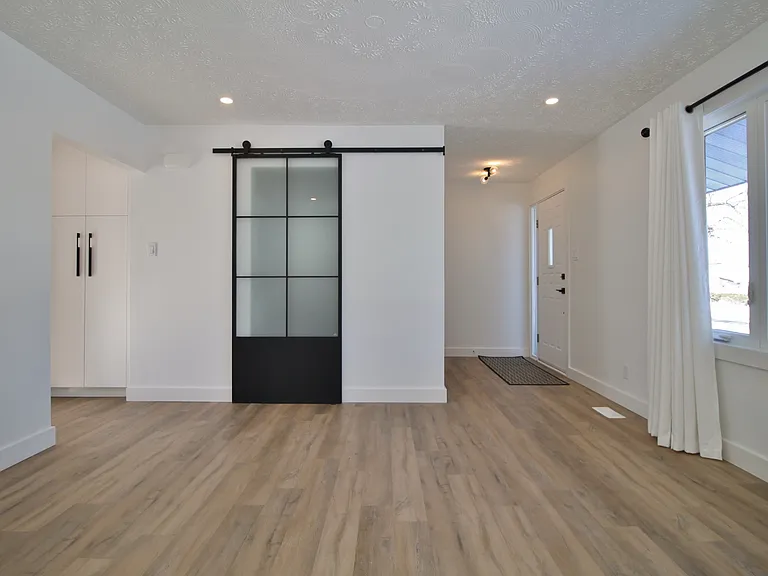 2138 Saunderson Dr #1 — Photo 3