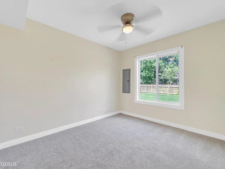 1906 Armwood Ln — Photo 39