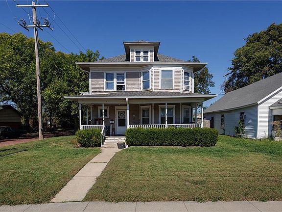 2nd image of 820 W Main St