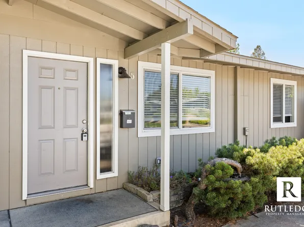 2250 Crater Lake Ave APT 5, Medford, OR 97504