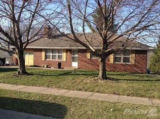 1922 Park Ridge Dr, Saint Joseph, MO 64503