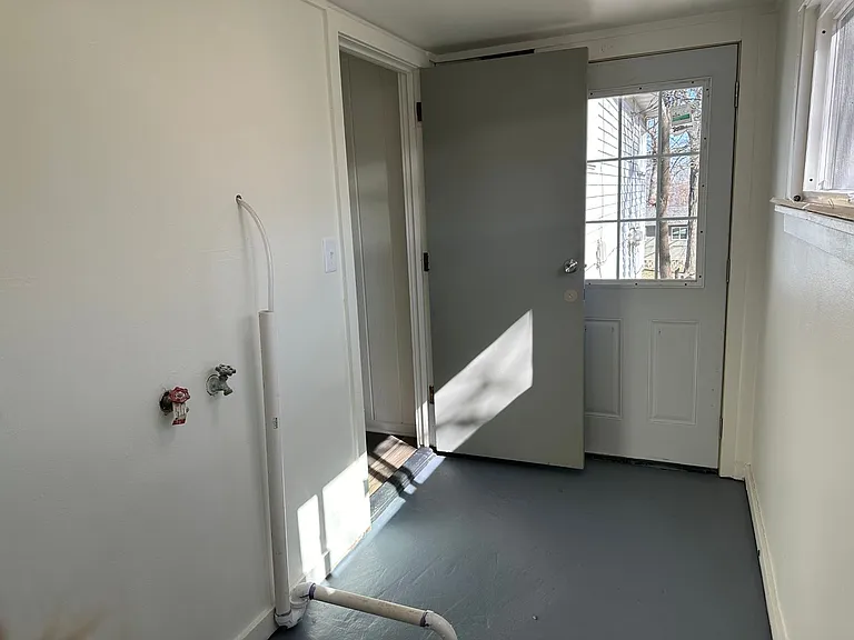 127 Hickory Nut Ln — Photo 8