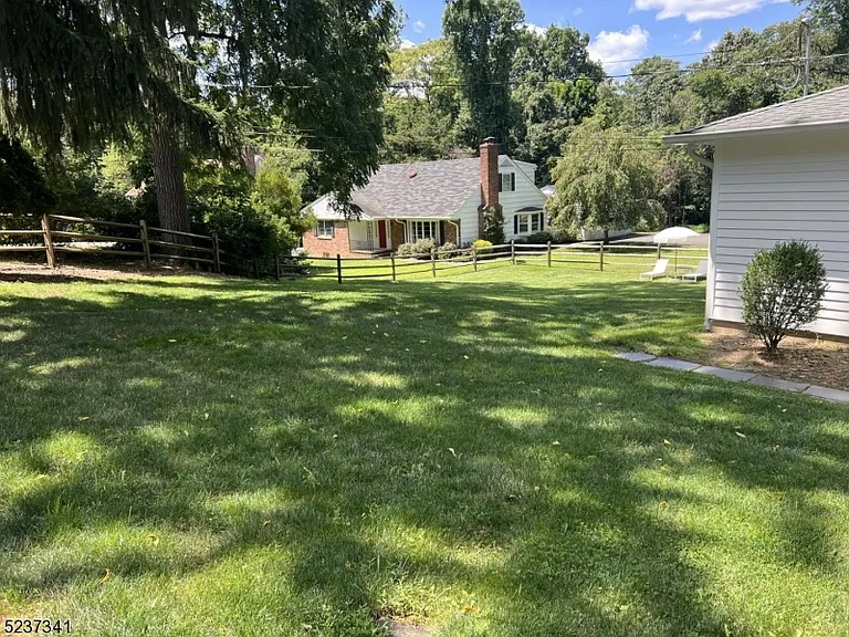 100 Wootton Rd — Photo 11
