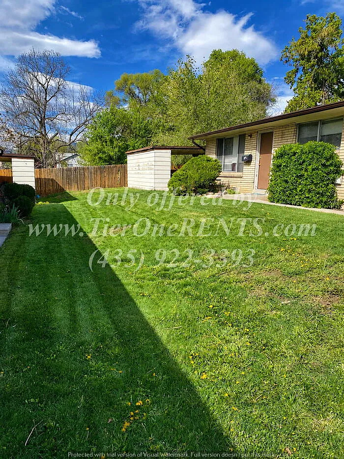 2 bed, 1.0 bath, 900 sqft, $1,295 — Photo 2