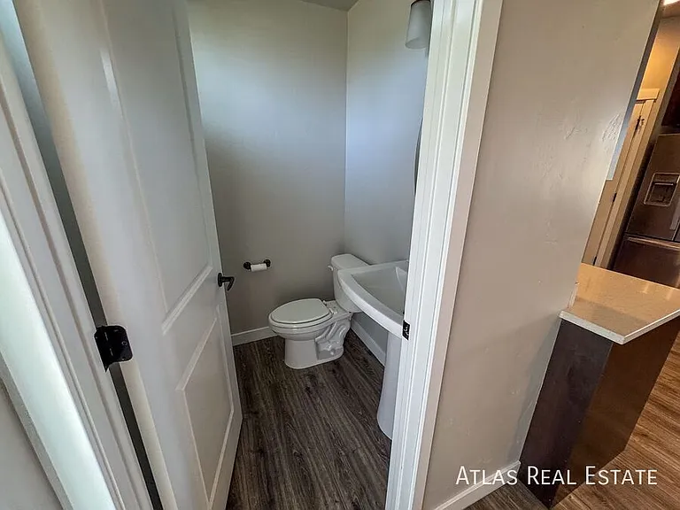 2530 N Knights Ln — Photo 21