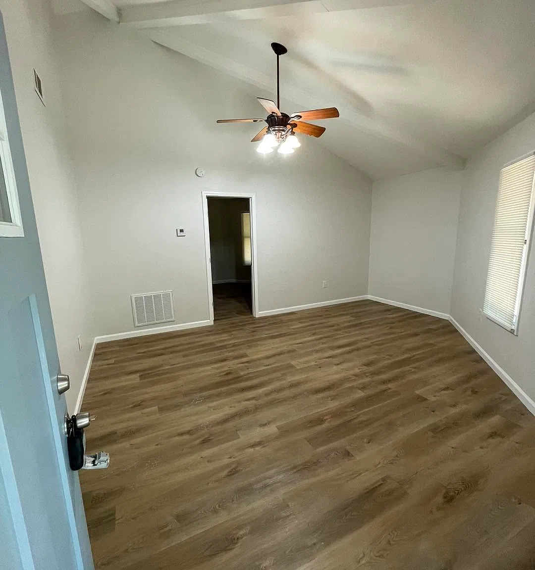 2 bed, 738 sqft, $1,045 — Photo 3