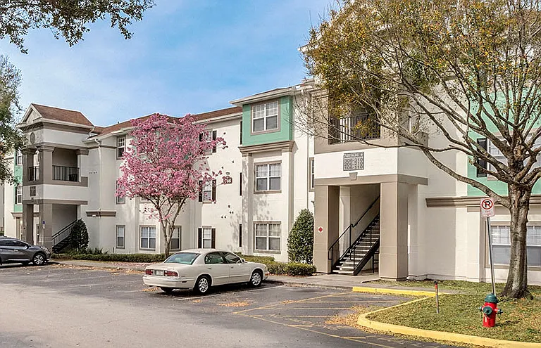 Residences at West Place Apartments — Photo 12