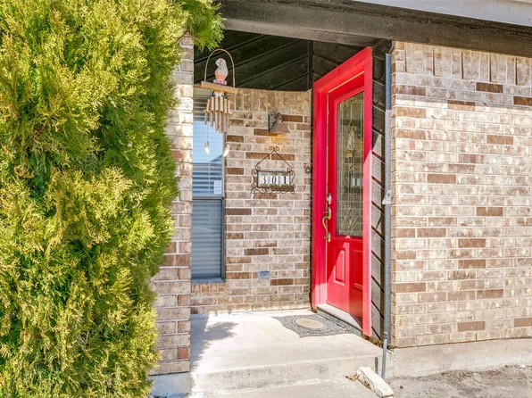 301 Mountain View Ct, Bedford, TX 76021