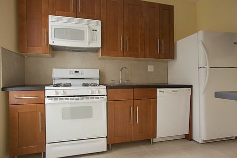 3rd image of 401 Edgecombe Ave APT C3