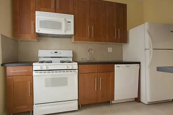 Rented by Julianna Realty Corp | media 13