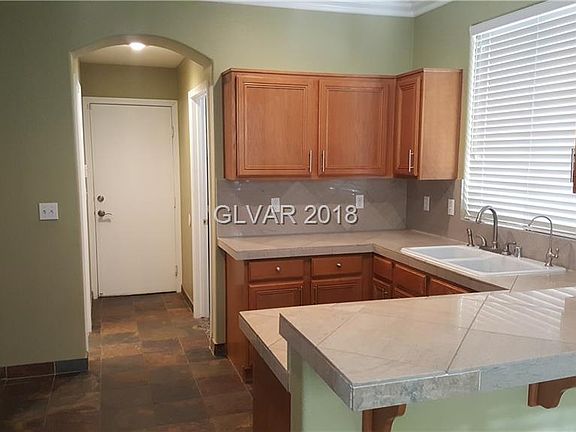 5th image of 9736 Floweret Ave