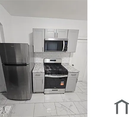 2 bed, 700 sqft, $2,300 — Photo 2