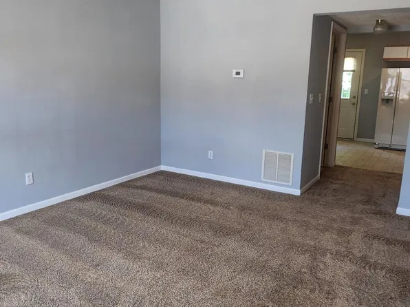111 Autumn Pine Dr, Fairview Heights, IL 62208