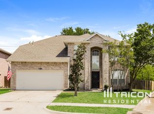 8525 Clearbrook Dr, Fort Worth, TX 76123