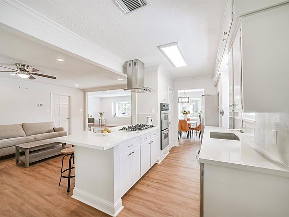 5th image of 3319 Springrock Ln