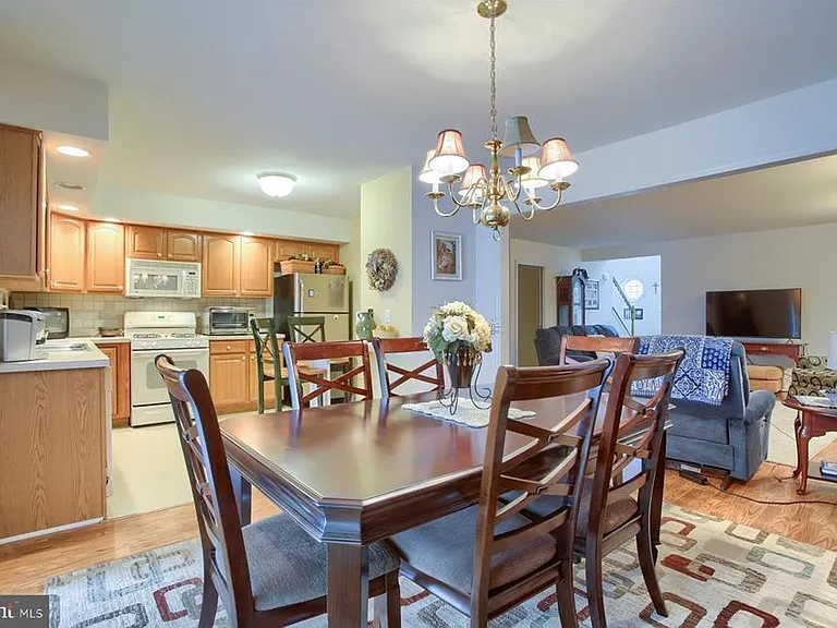 59 Keefer Way — Photo 17