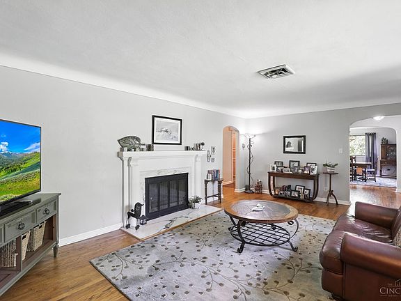 3rd image of 2800 Dunaway Ave