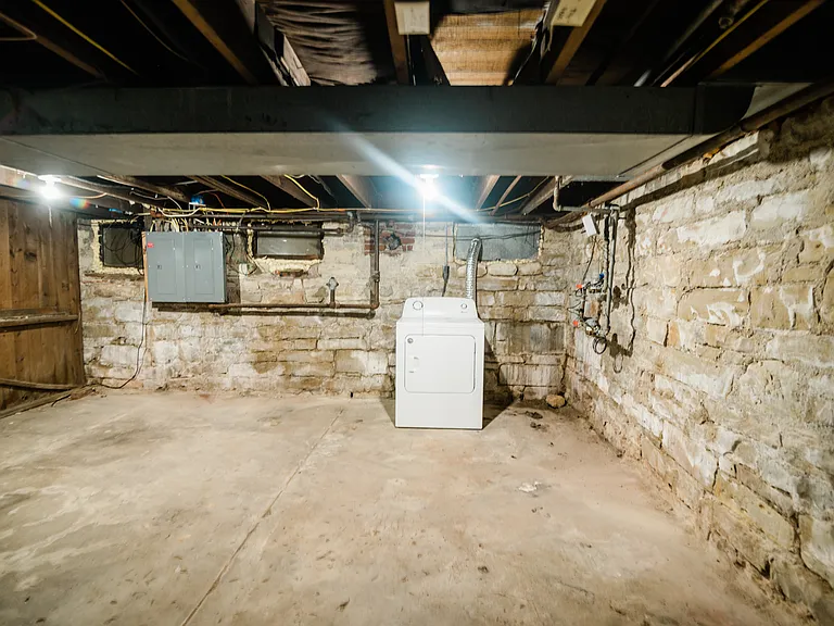 303 W Atchison St #A — Photo 15