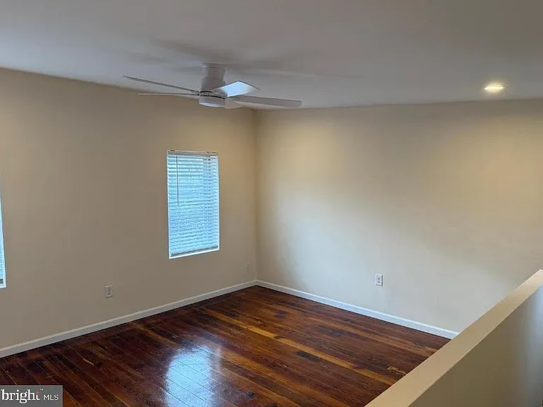 2729 E Cambria St — Photo 12