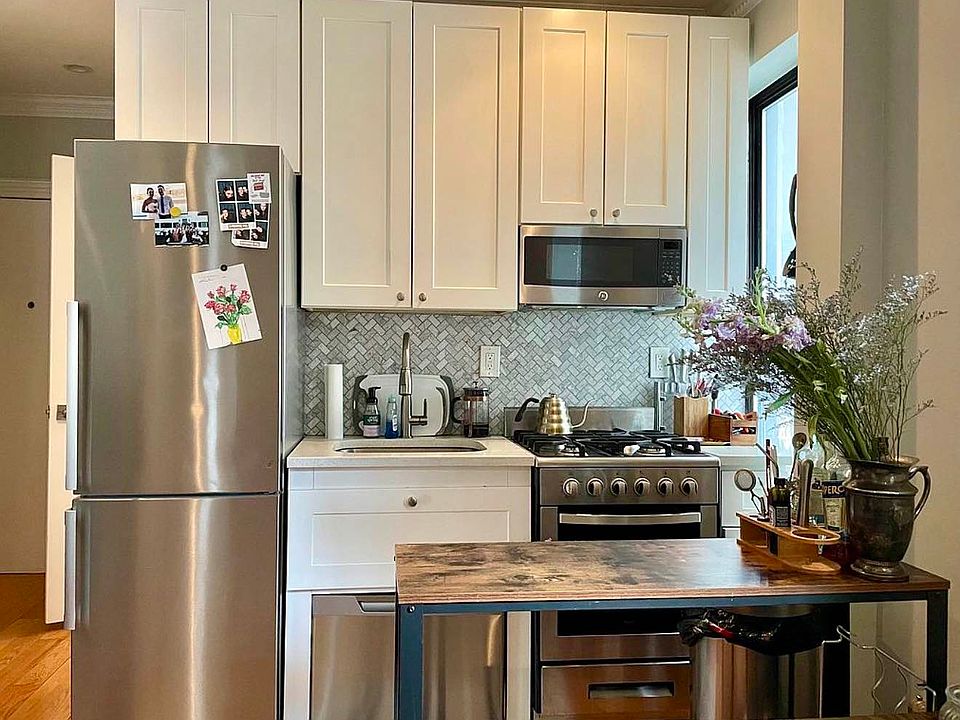 1st image of 227 Kingsland Ave APT 8