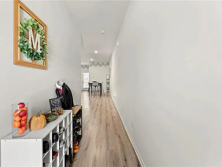 1840 Fabian Way — Photo 2