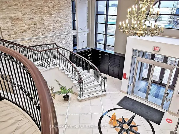 38 Cedarland Dr #605, Markham, ON L6G 0G7