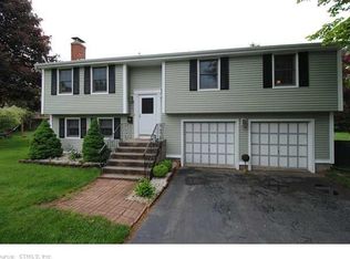 15 Blue Spruce St, Middletown, CT 06457