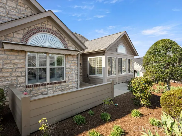 31 Braeburn Way, Flat Rock, NC 28731