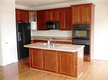 3rd image of 208 Chesterbrook Ct