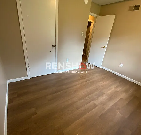 1539 Defoe Rd — Photo 12