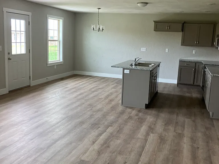 3821 W Freeman St — Photo 2