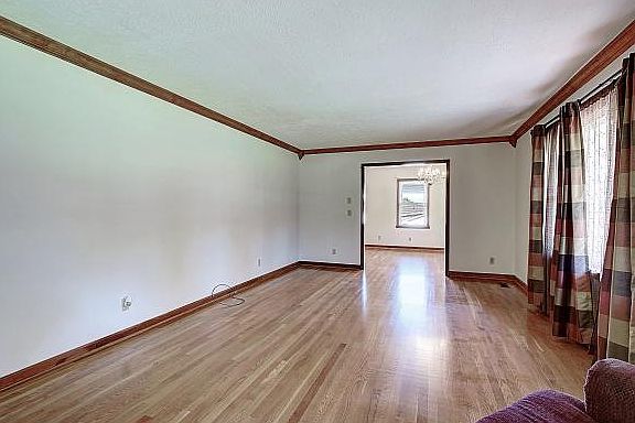 5th image of 2301 Nave Dr