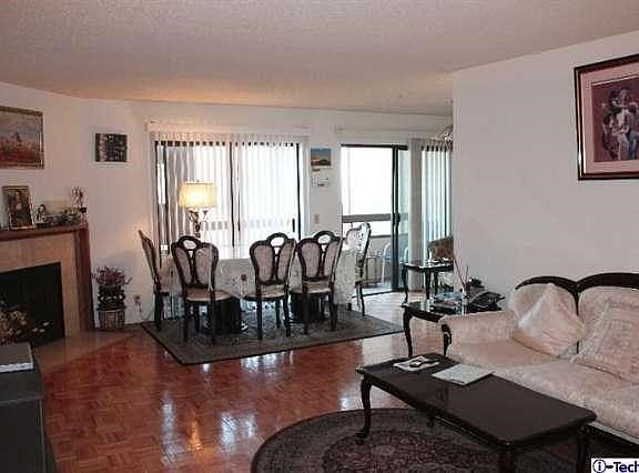 4th image of 460 Oak Sreet St #219