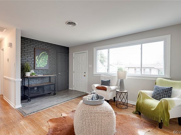3rd image of 902 Parrish St