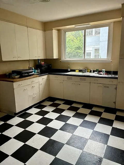 3 bed, 1200 sqft, $1,295 — Photo 4