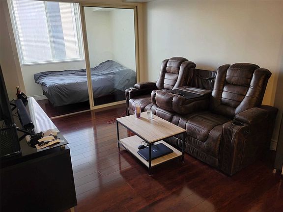 3rd image of 25 Grenville St Unit 909