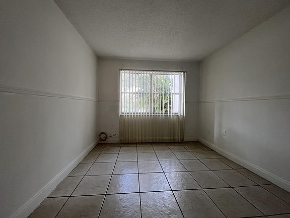 4th image of 4205 N University Dr #112-1-566