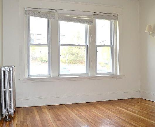 3rd image of 134 Englewood Ave #24