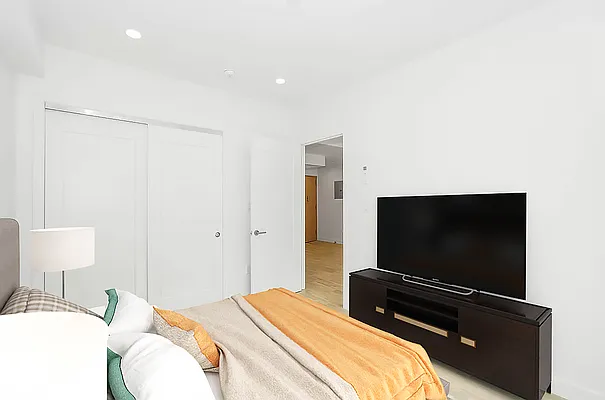 Rented by Bond New York | media 32