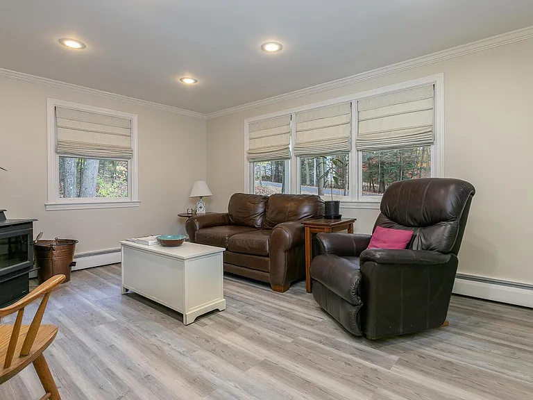 32 Maple Ave — Photo 18