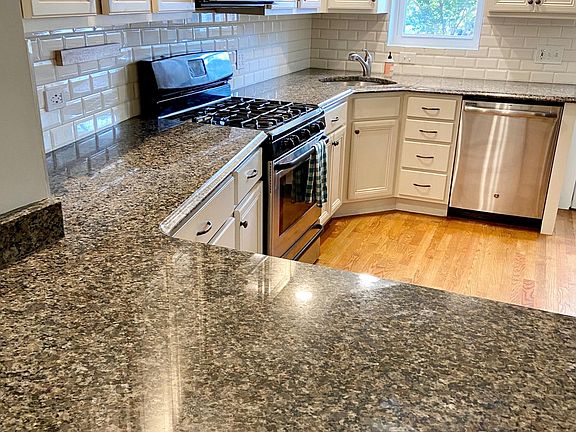 4th image of 1504 Patapsco St