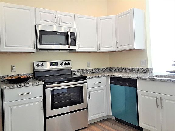 3rd image of 5119 El Claro Cir