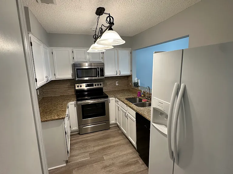 2152 Derringer Cir W — Photo 3