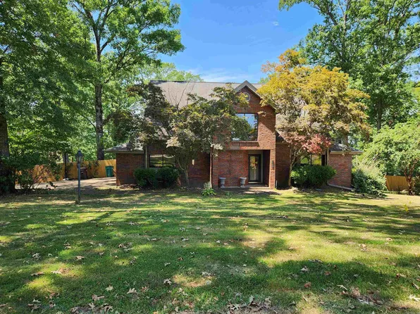 1100 Cambridge Cir, Benton, AR 72019