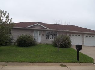 1303 Overlook Dr, Tama, IA 52339