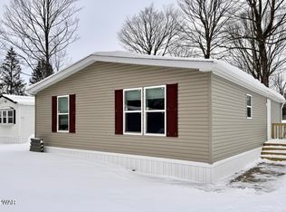 120 Middle Rd, Greentown, PA 18426