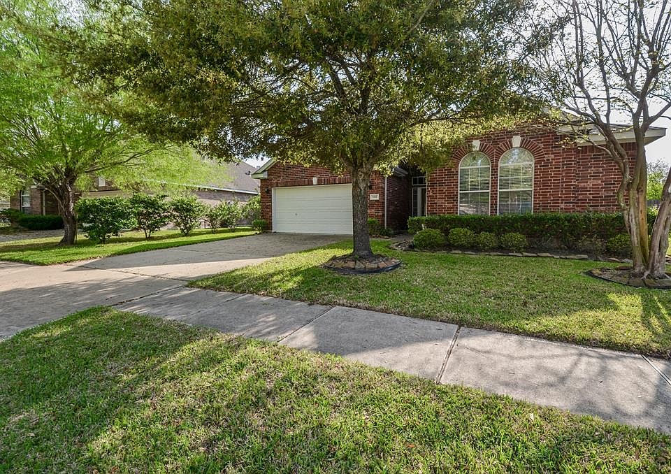 1st image of 1918 Sowles Park Dr