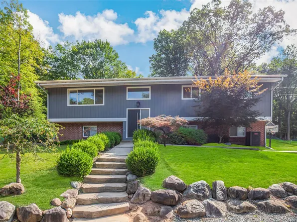 24 Skylark Drive, Spring Valley, NY 10977